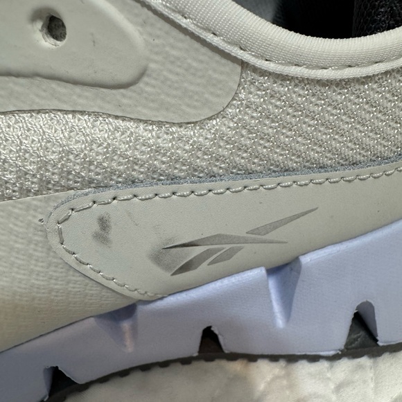 Reebok Women’s Sneakers in Gray and Black - Picture 4 of 9